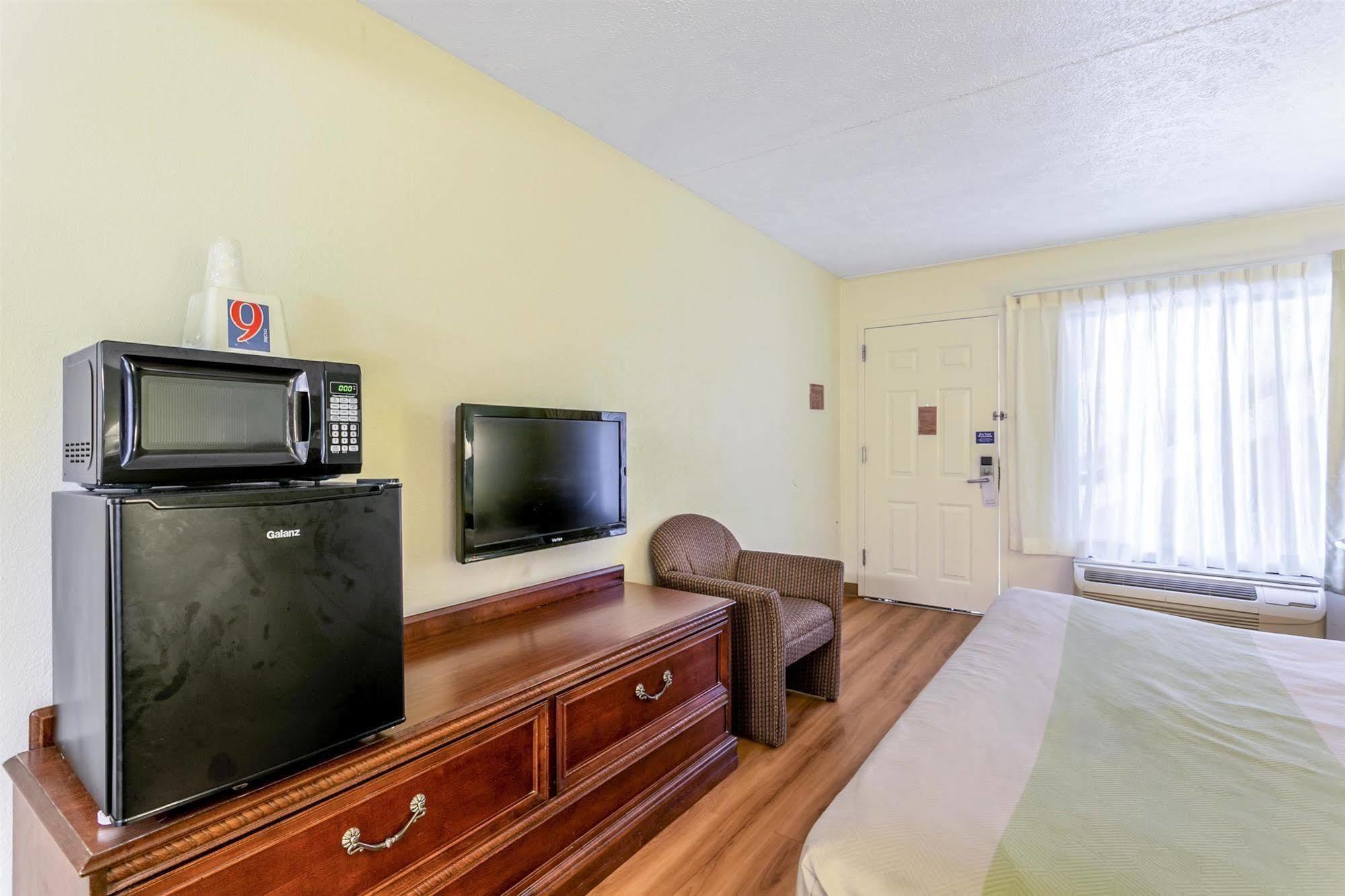 Americas Best Value Inn Edgewood, Md Экстерьер фото