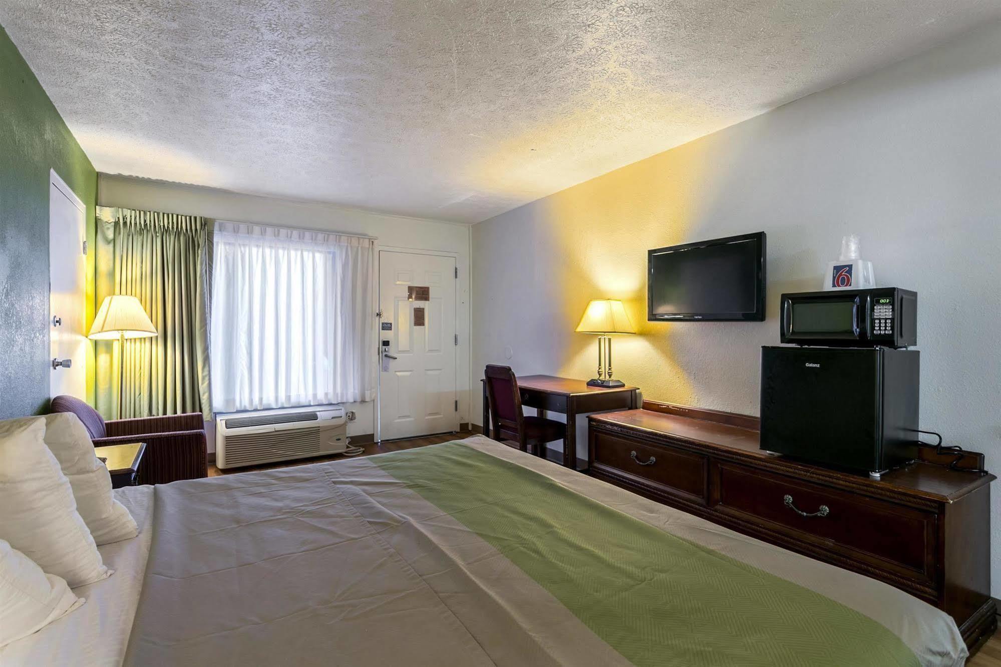 Americas Best Value Inn Edgewood, Md Экстерьер фото