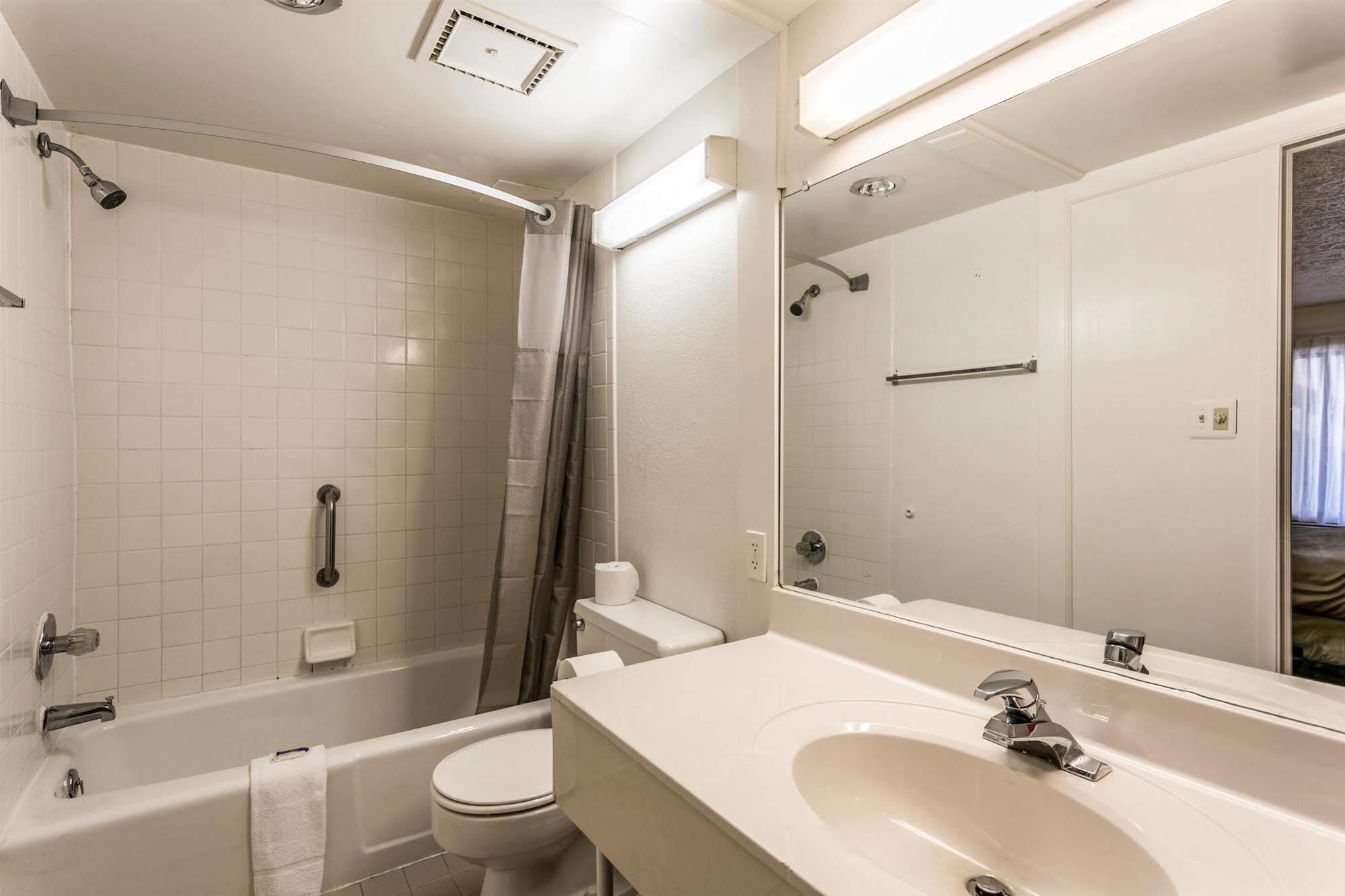 Americas Best Value Inn Edgewood, Md Экстерьер фото